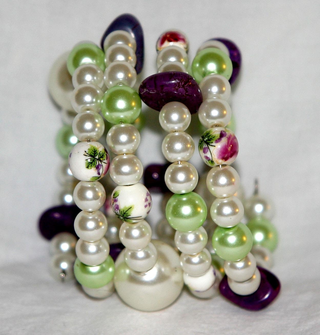 Memory Wire, Vintage Beads , Pearl Bracelet, Purple and Green Jewelry, Bracelet,