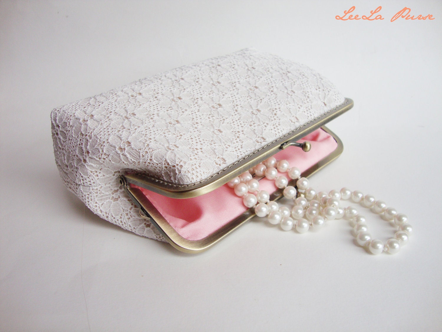 Vintage bridal Inspired clutch - White Lace Clutch with Detachable Silk Flower Brooch (Choose your color) / rustic shabby chic wedding