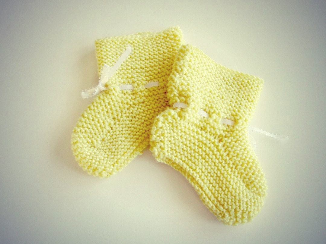 vintage baby booties handmade knit - OliversForest