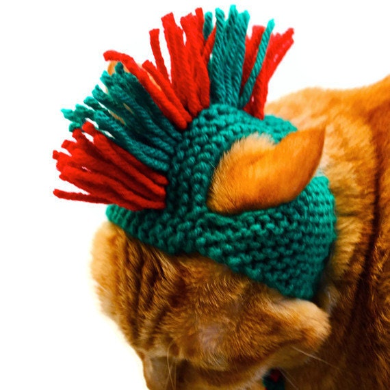 Mohawk Cat Hat - Red and Green