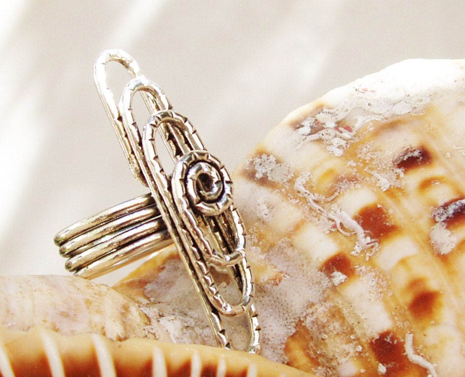 Wire Ring - Hammered Silver wire - Oval swirls