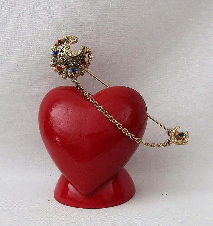 Vintage Stick Pin / Brooch Crescent Moon with Chain - Ornate and full of Tiny Gemstones - Signed ART
