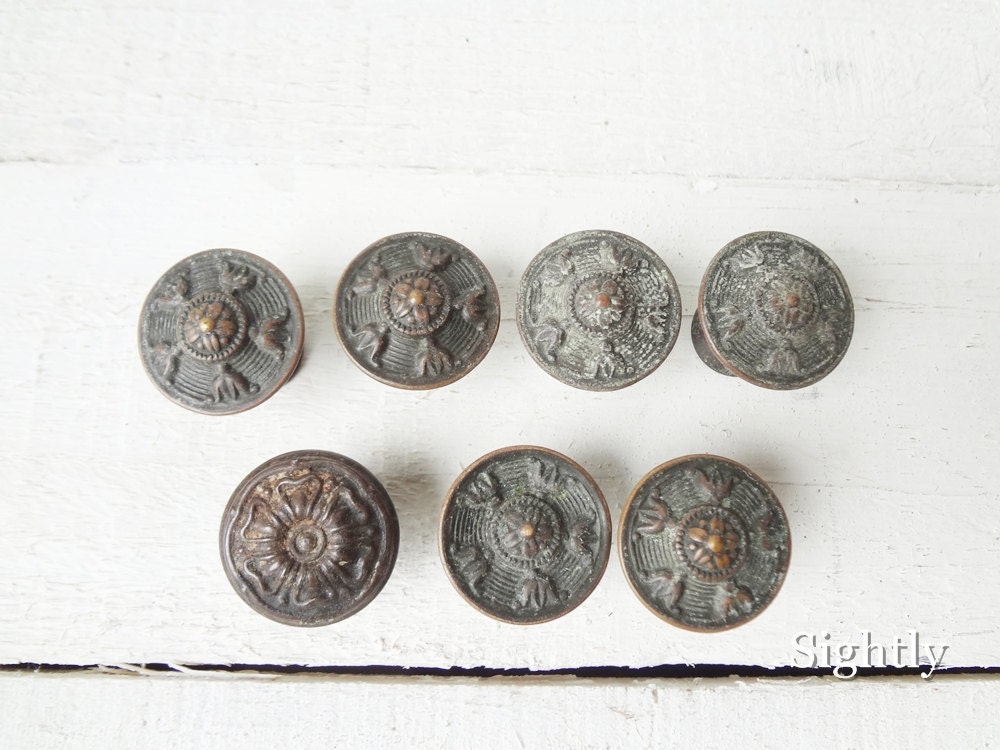 7 Victorian Brass Ornate Drawer Cabinet Knob Pulls Handles