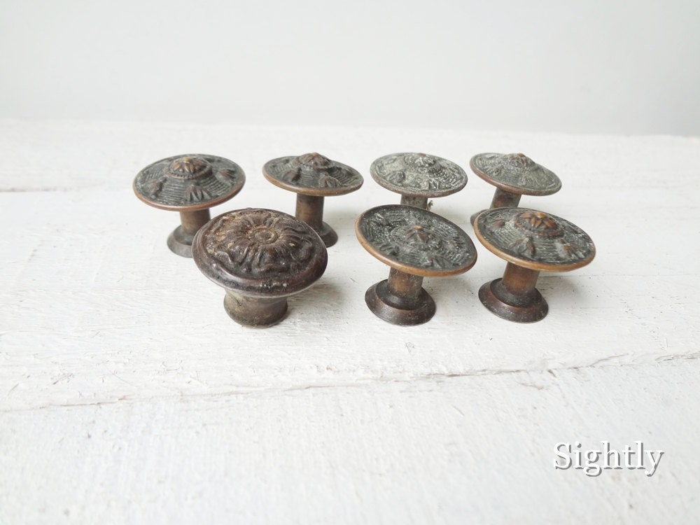 7 Victorian Brass Ornate Drawer Cabinet Knob Pulls Handles