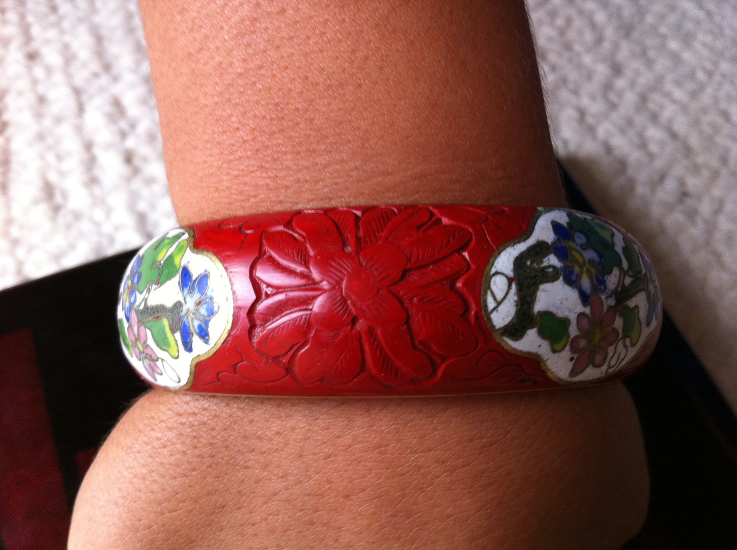 Beautiful Large Vintage Chinese Export white Cloisonne and Cinnabar bangle bracelet
