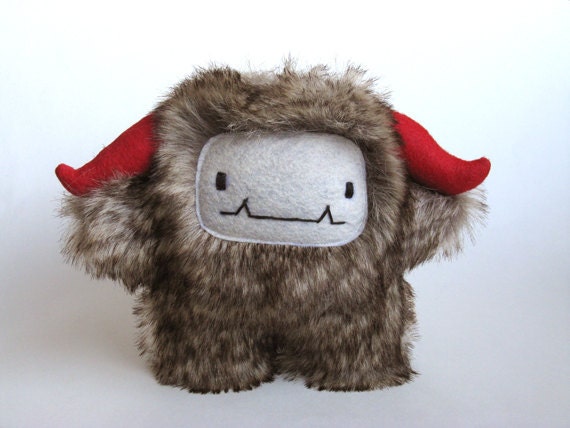 Plush Monster: Wooky with red side horns