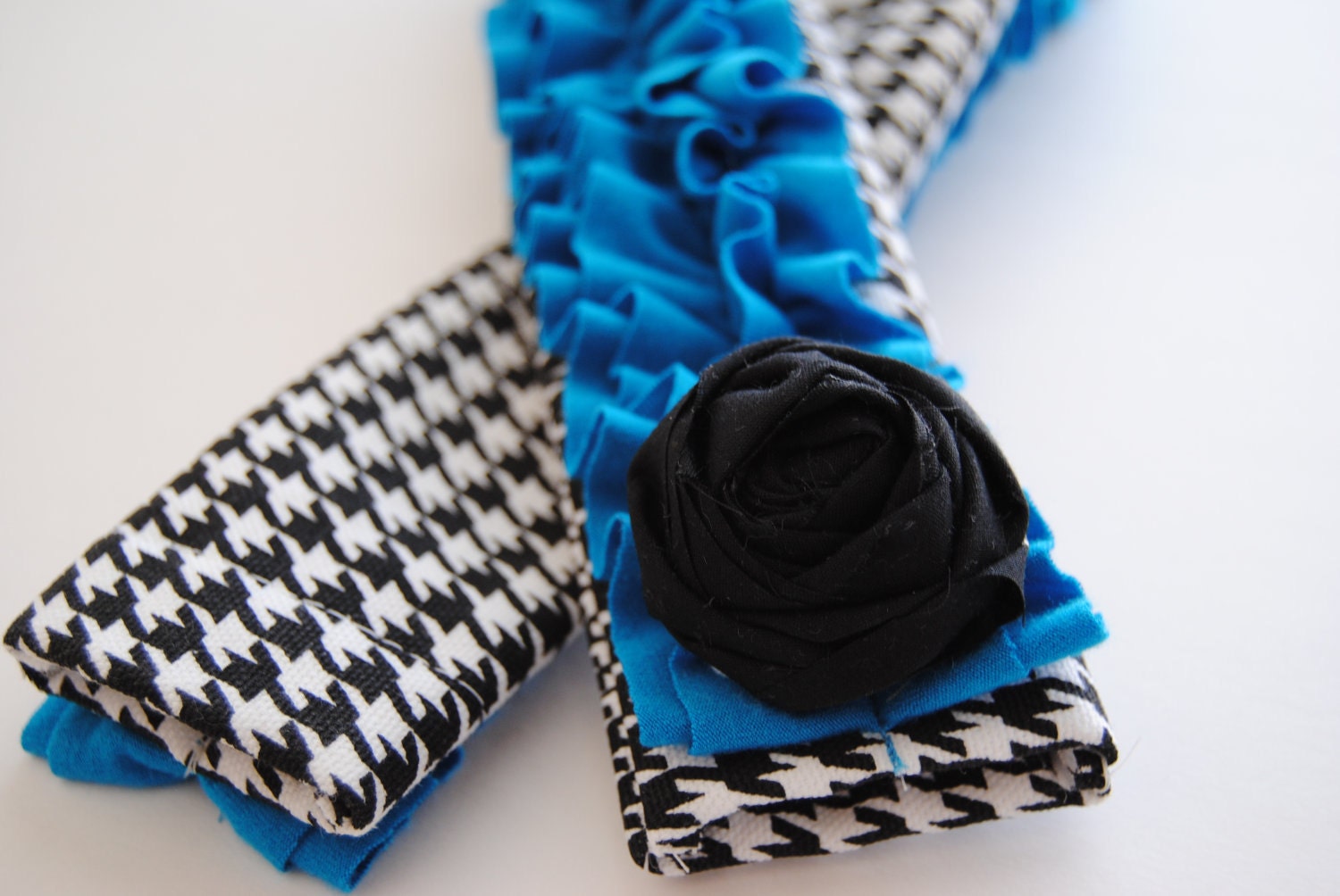 DSLR Ruffle Camera Strap Cover- Black and White Houndstooth with Turquoise Ruffle and Rosette Pin