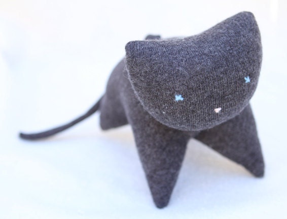 upcycled wool kitten - chaton de laine upcyclée
