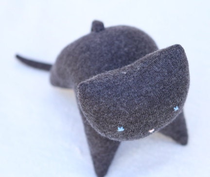 upcycled wool kitten - chaton de laine upcyclée