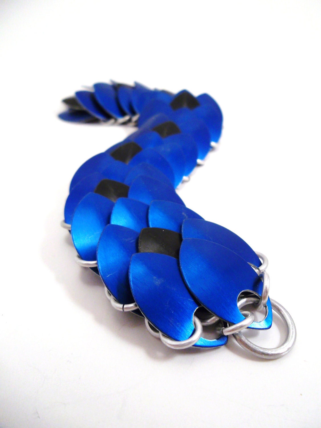 Chainmaille Bracelet Blue Black Dragon Scale