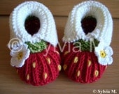 Knitted baby shoes for 0-6 months /9cm /3,5 inch -strawbeery- new