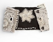 Sunday Best Bracelet Wallet - Queen Anne's Lace