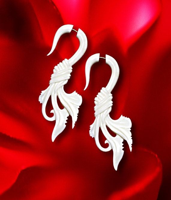 Fake Gauges - Jessamine Curls - Eco-Friendly Bone Earrings