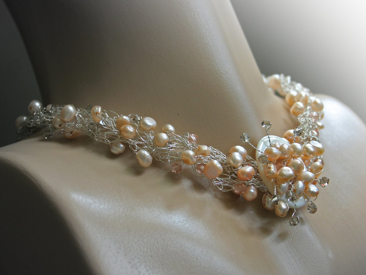 Pearls of Swan - crocheted wire necklace