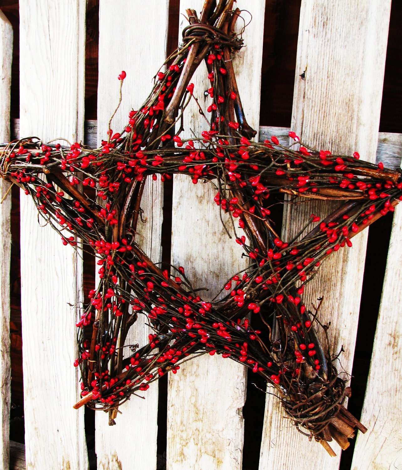 FIRE CRACKER RED-Scented Cinnamon-Star Grapevine Berry Wreath-Patriotic Summer Door Decor-Primitive Patriotic Decor