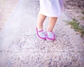 Easy Crochet Slipper Pattern for Babies Toddlers and Kids INSTANT DOWNLOAD - Permission to Sell finished items