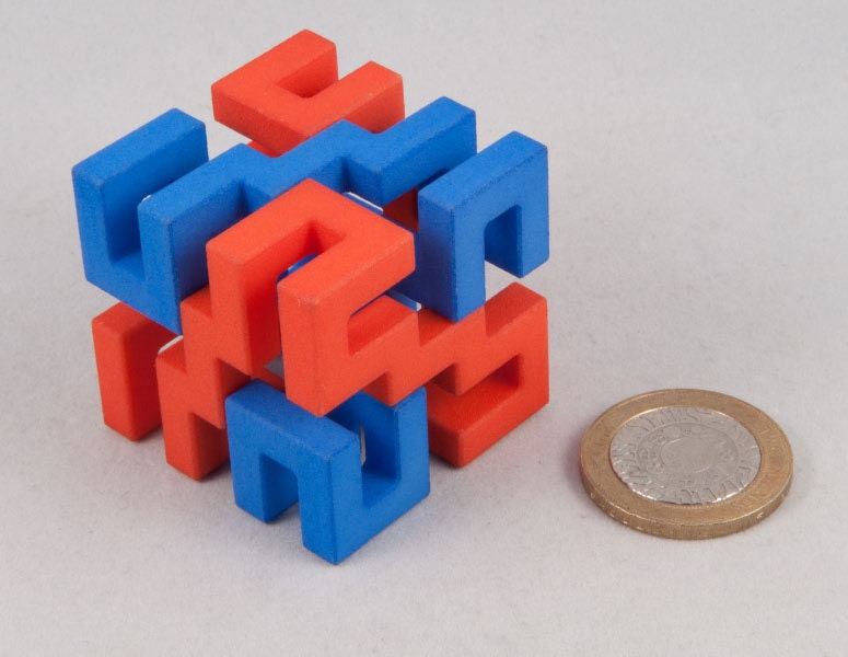 Superstrings - 3D printed puzzle cube with case