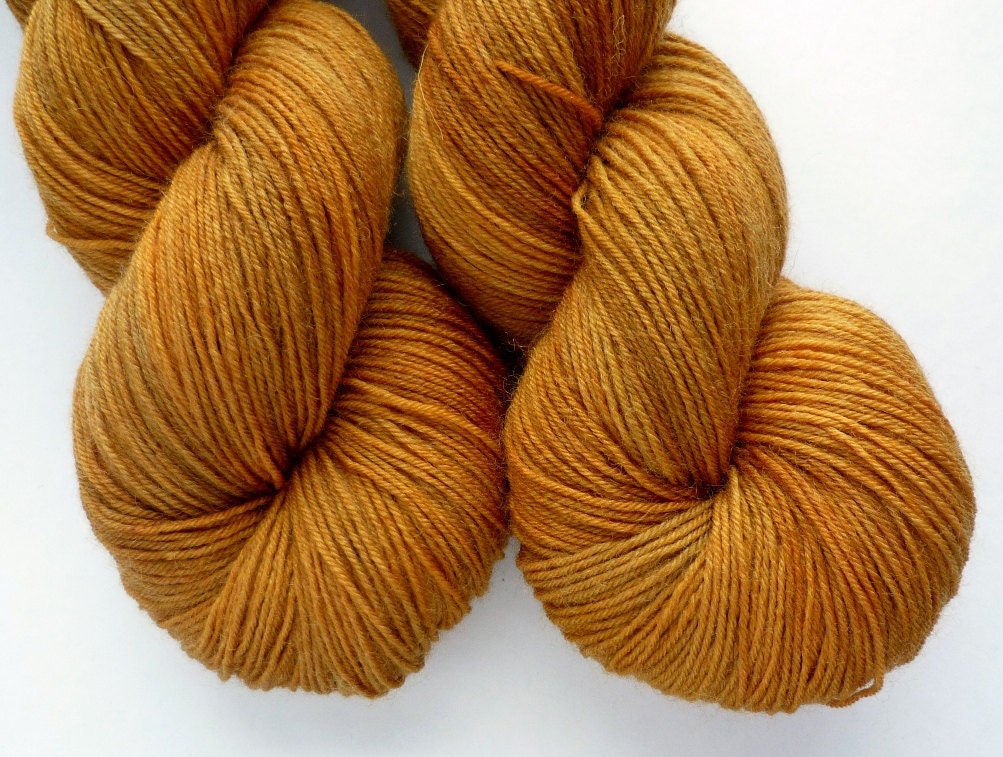 BFL Sock Yarn - Hand Dyed 75/25 BFL/Nylon Fingering Weight Yarn in Toffee Colorway