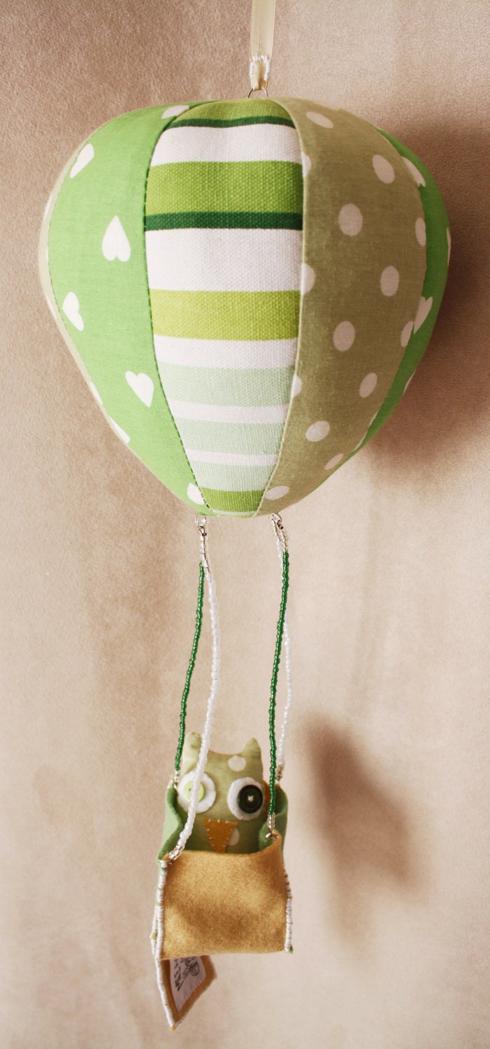 BOObeloobie Hot Air Balloon Mobile in Various Green shades, cream and white with a cute Orli the Owl and fluffy cloud detail