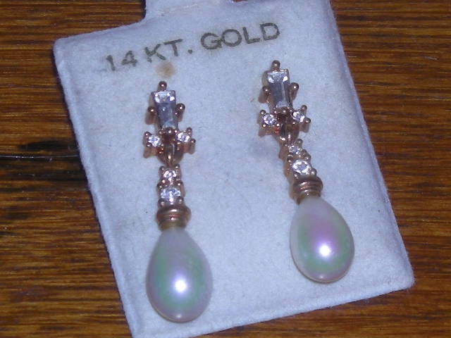 14k Gold Earrings - Vintage with Pearls