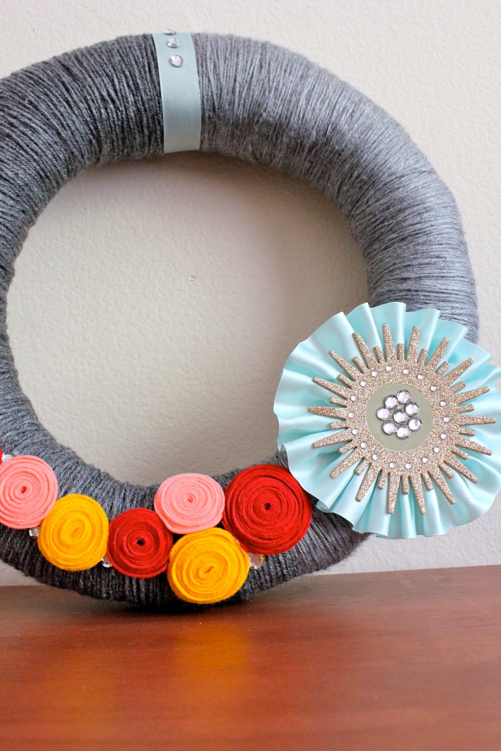 Ready to SHIP - Starburst Handmade Wreath- 14 inch by HotGlueHangover