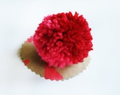 Pom Pom brooch - pink and red