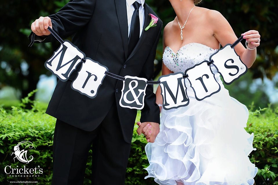 Wedding Banner - Mr & Mrs