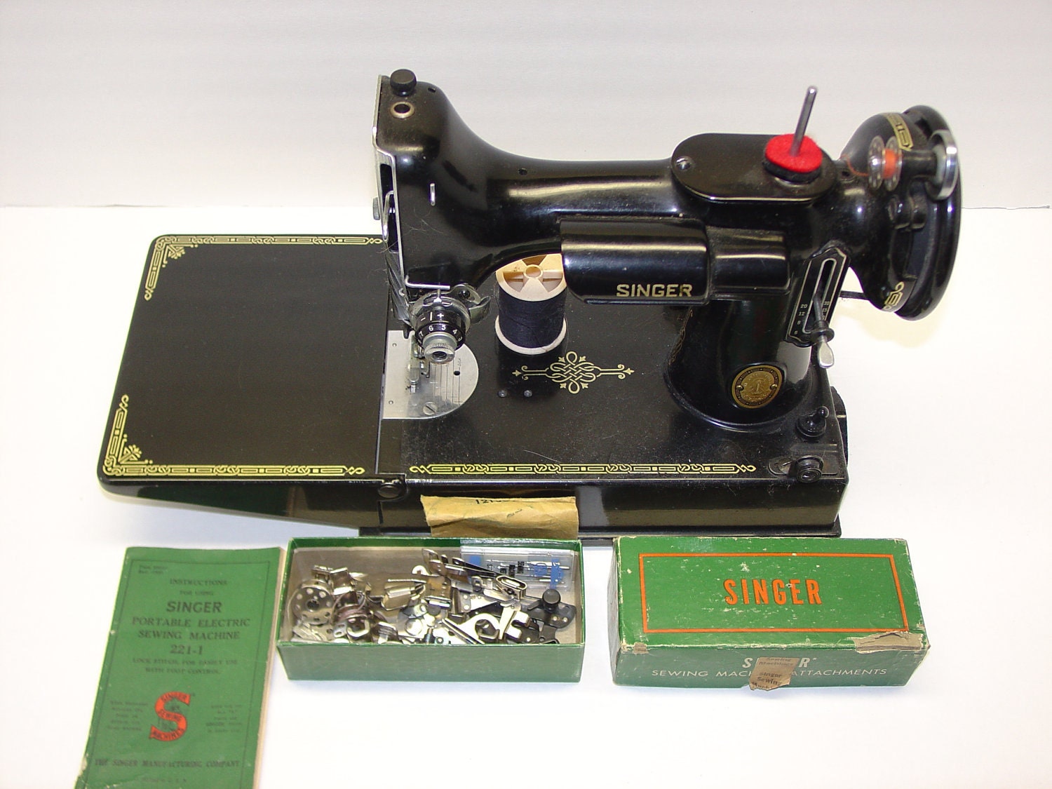 Singer Featherweight 221 Singer Black 1952