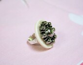 Retro Starburst Vintage Button Ring