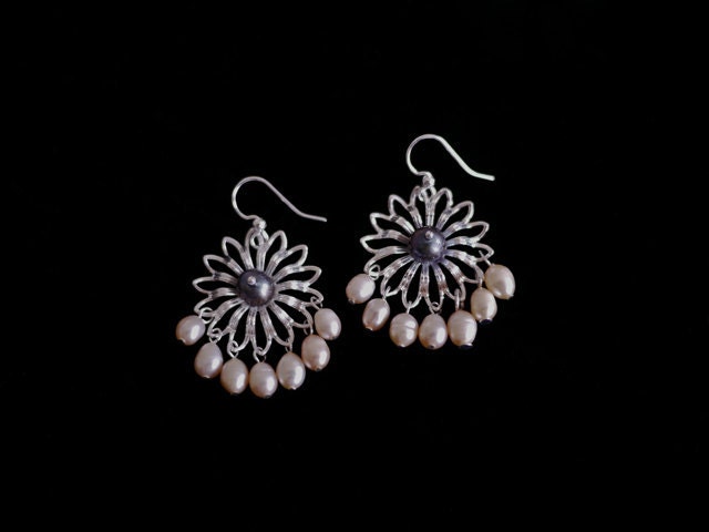 Freshwater pearl flower Earrings, pearl earrings