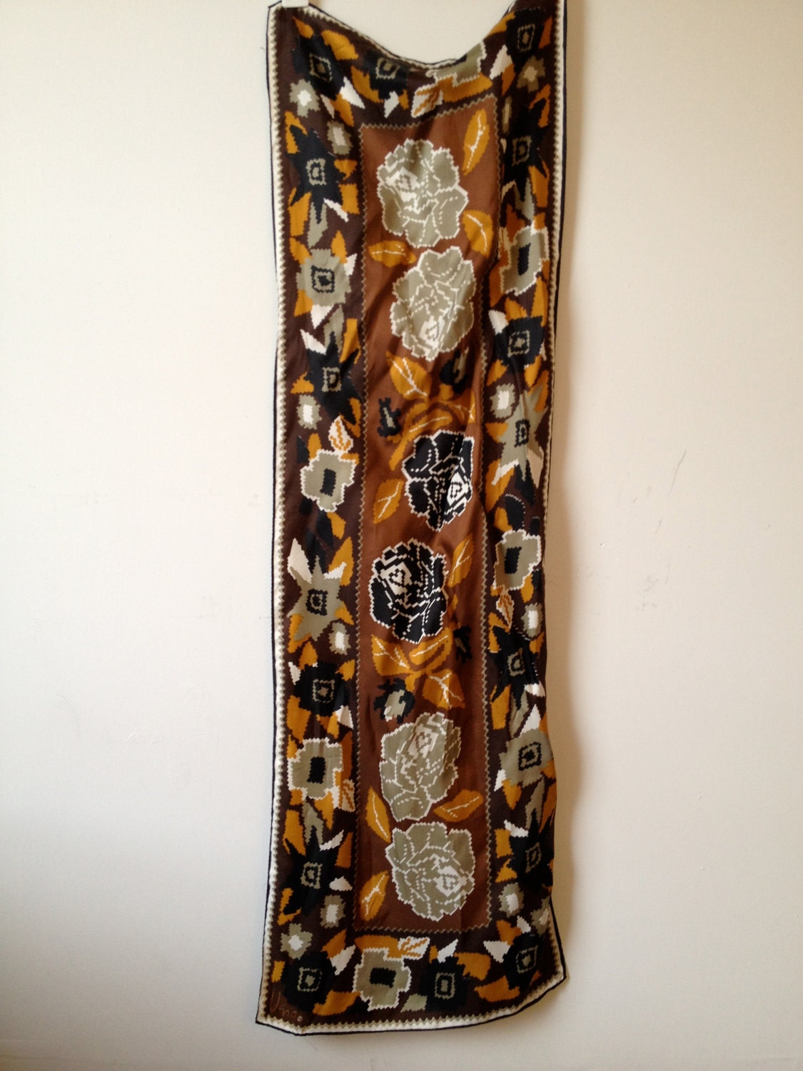 vintage 1970s geometric roses vera scarf