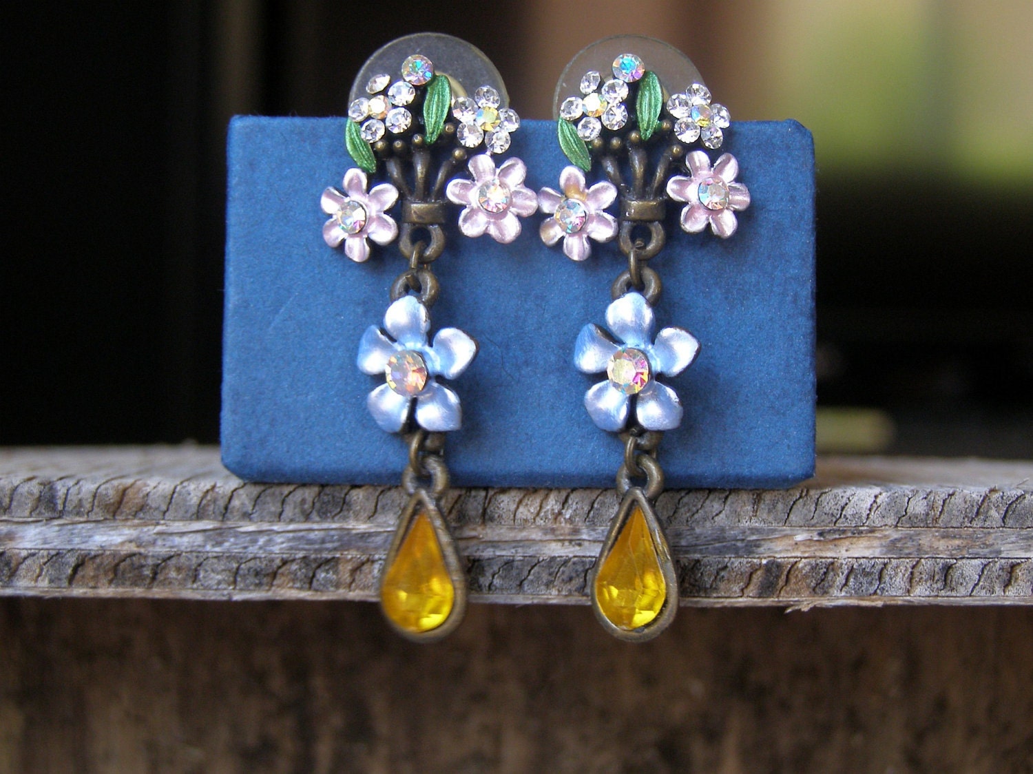Vintage flowers Earrings, country style Listed by MeshuMaSH on Etsy