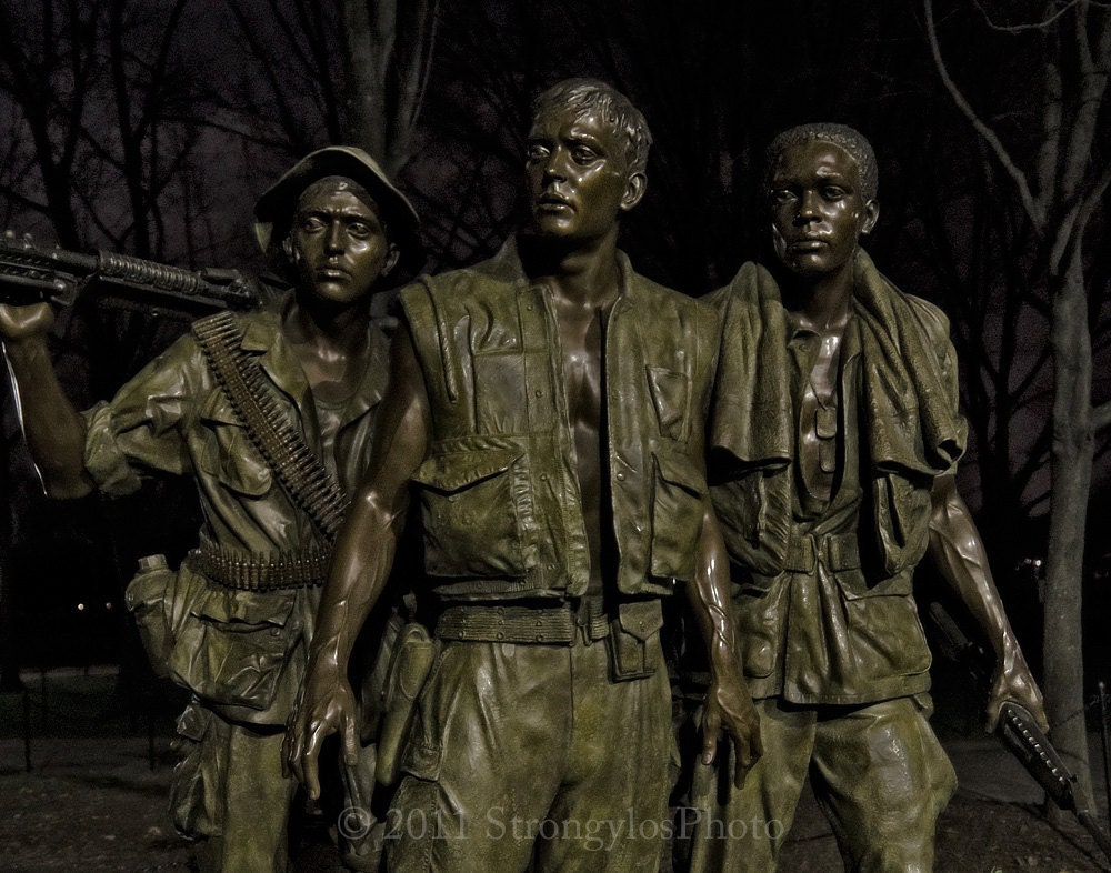 Vietnam War Memorial photography, statue, 3 servicemen sculpture, night photography military StrongylosPhoto