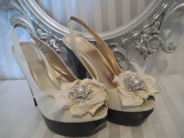 Shoe clips-A Pair of Duponi Silk Ivory Flowers with Pearl/Crystal Brooch center and Feathers Shoe Clips/Fascinators