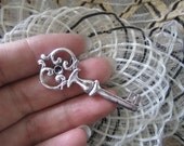 10pc 45x17mm tibetan silver  filligree key pendants--crystal setting