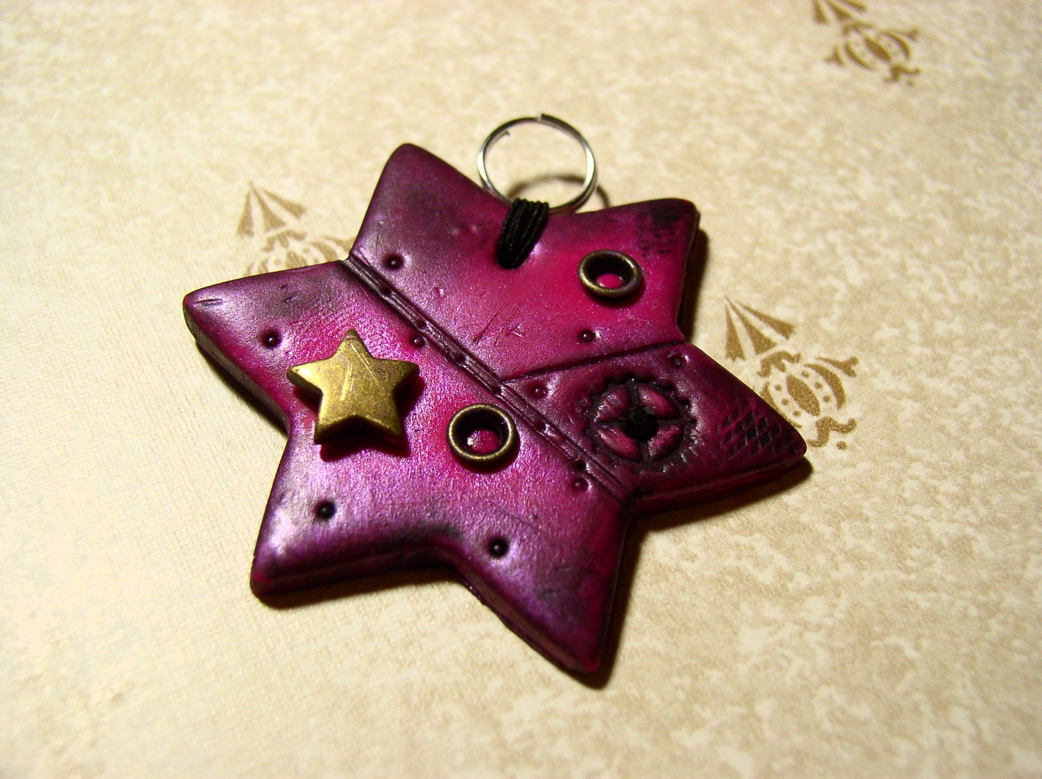 Steampunk Star - iridescent pink - pendant