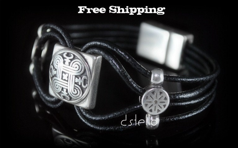 Jewelry - Celtic Leather Bracelet - Women - Men - Unisex - Gift - Leather - Celtic Shield - Personalized - Silver color - Magnetic clasp
