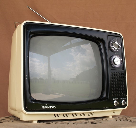 Awesome Big VINTAGE TV  /// Retro Tv Set  /// Vintage Television Set  /// 1970s Tv /// Space Age Tv /// Cool Mod Tv