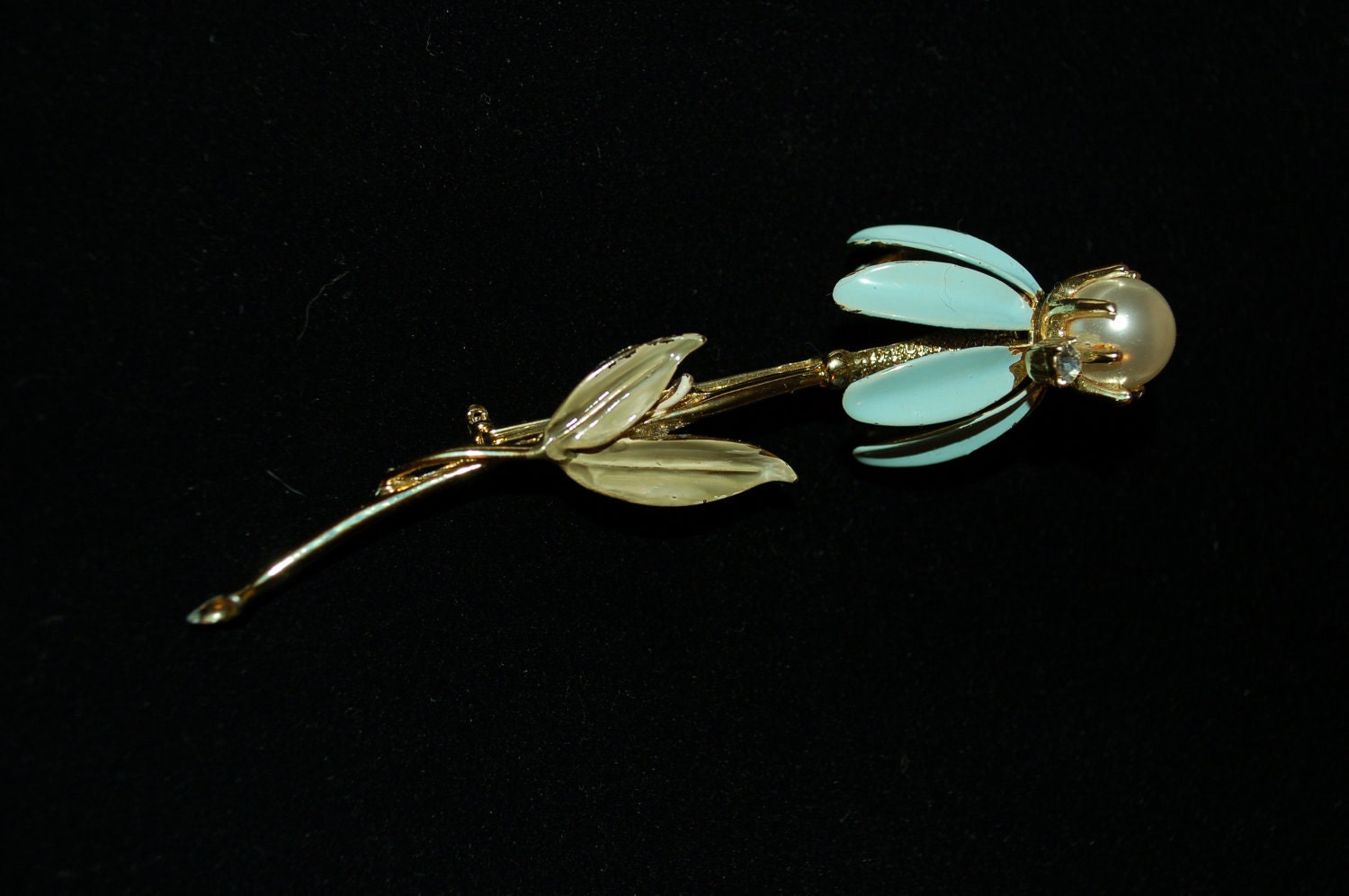CORO Periwinkle Blue Daisy Brooch