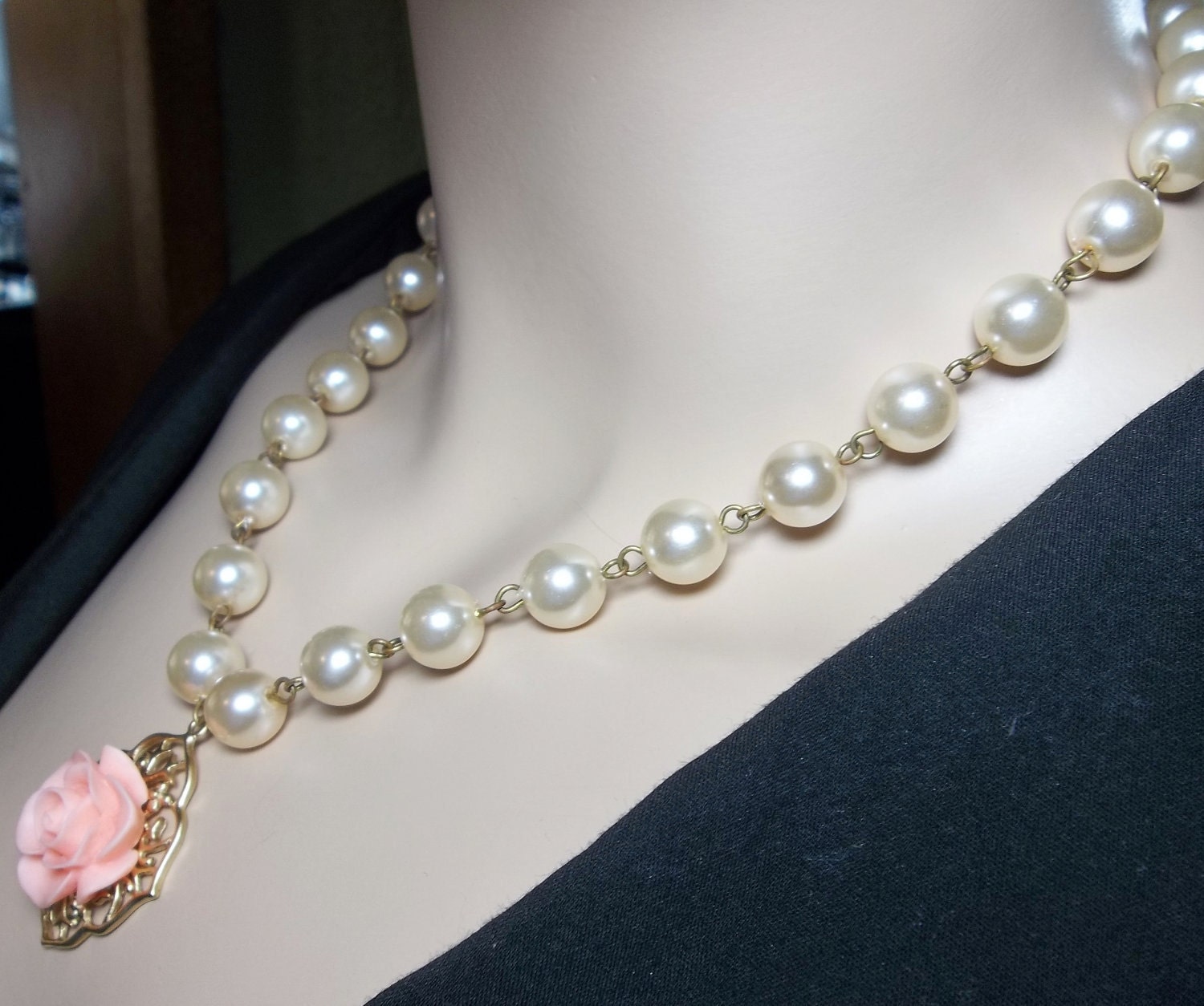 Gold Pearl necklace - Vintage pearls - Rose Cabochon - Pendant - Victorian inspired- Wedding Jewelry -