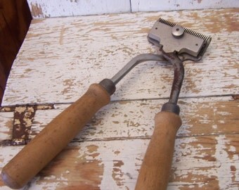 After Christmas SalePrimitive and vintage sheep shearers-industrial looking-retro sheep clippers