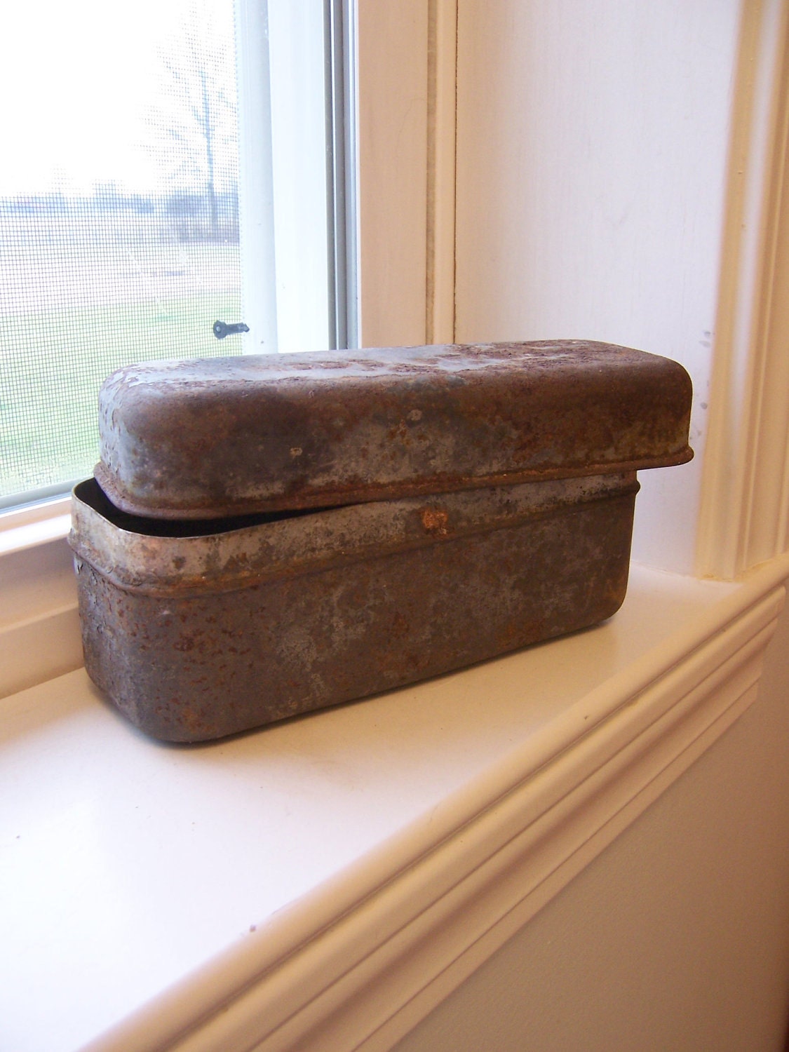 After Christmas SaleRustic primitive metal box-rusty metal box-extremely primitive and aged metal