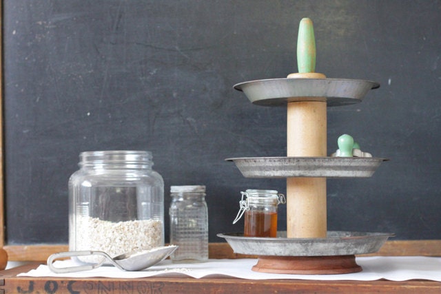 Metal 3-Tier Kitchen Organizer Caddy with Vintage Pie Plates