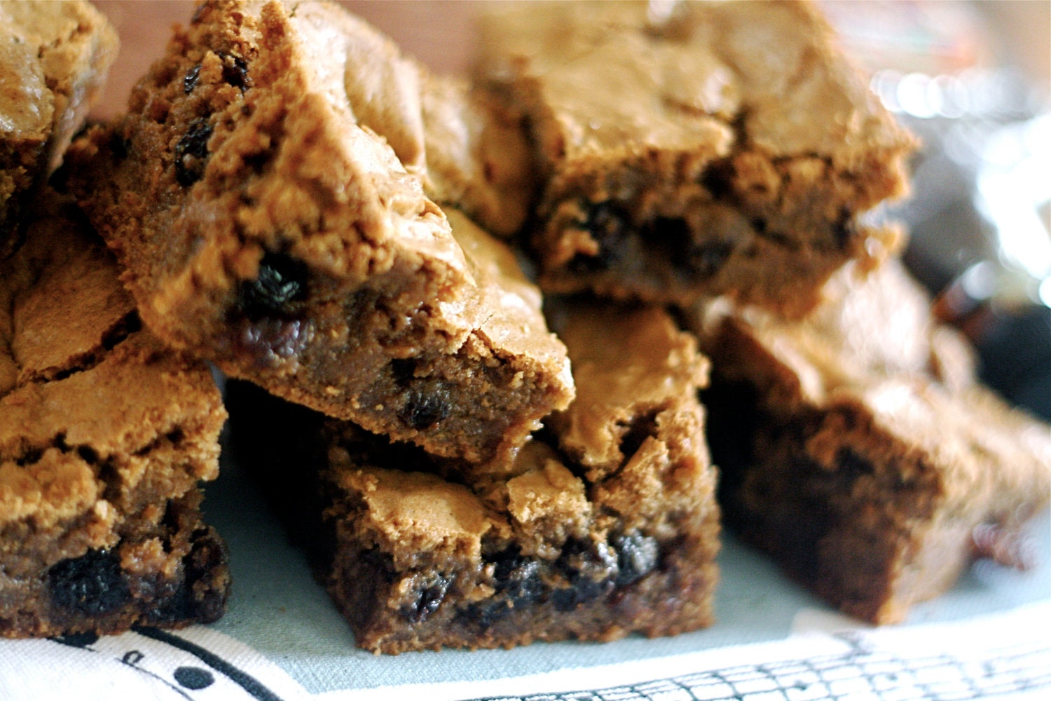Butterscotch Maple Whole Wheat Blondies With Raisins