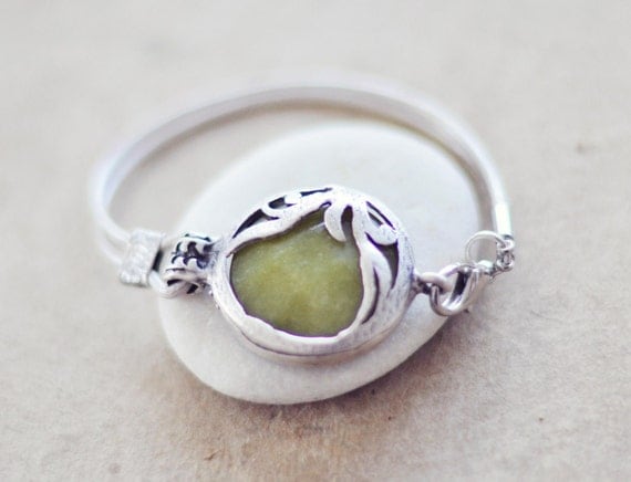 UNIQUE fashion organic leaf bold trendy gemstone bracelet olive apple green stone silver frame leather cord israel