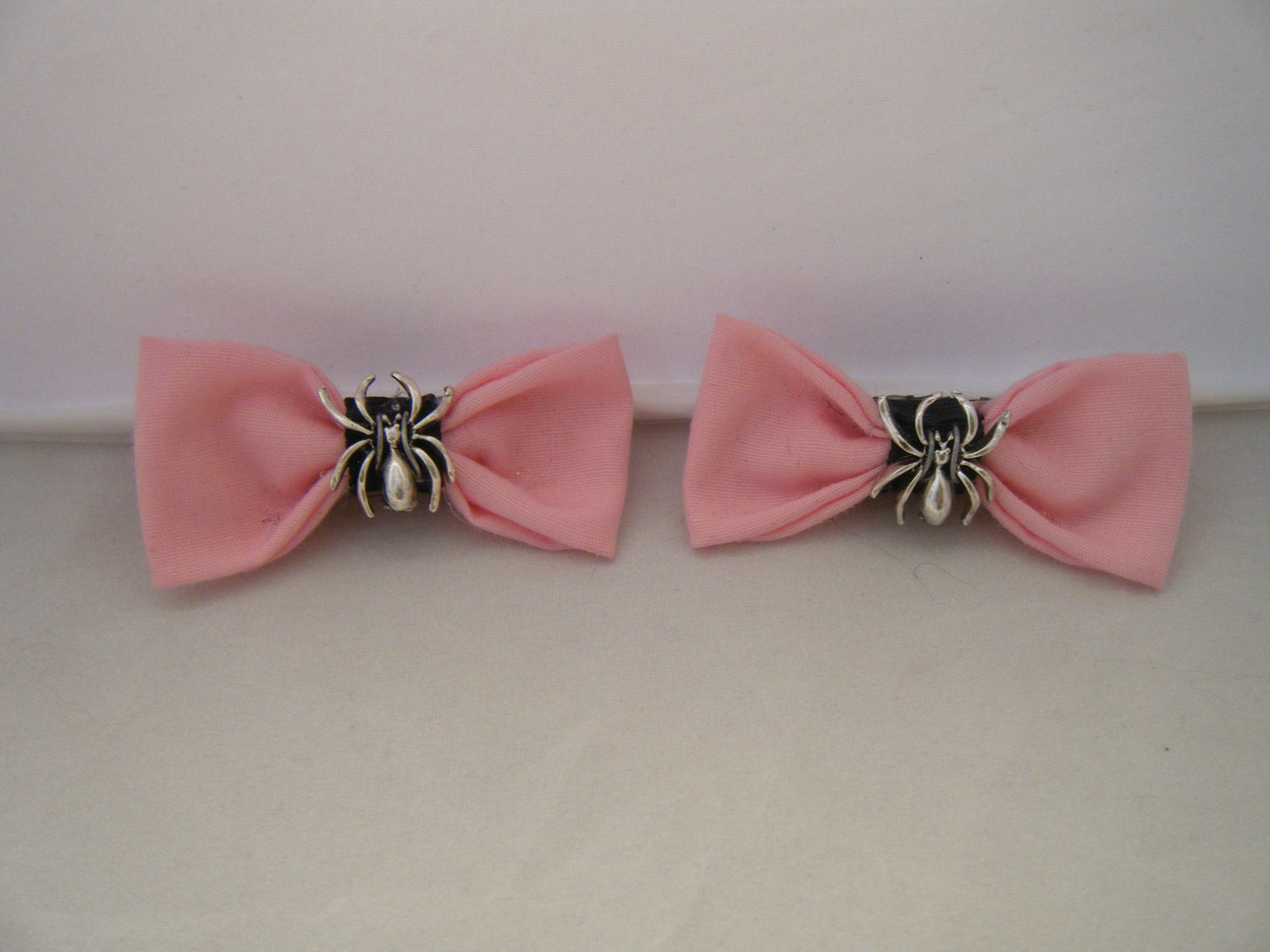 PINK SPIDER BOWS