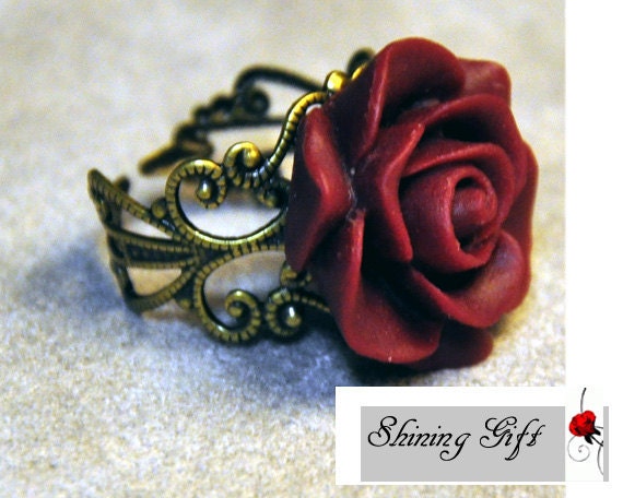 Vintage Inspired Blooming Rose Flower Resin Ring