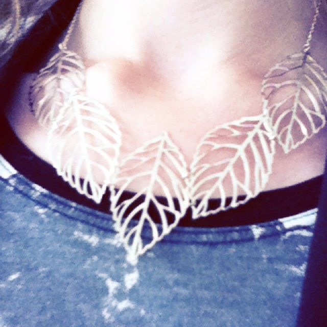 Metal Filligree Leaf Necklace