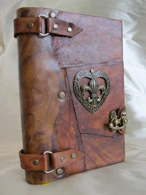 Luxry handmade blank leather journal notebook with antique ''Heart'' design