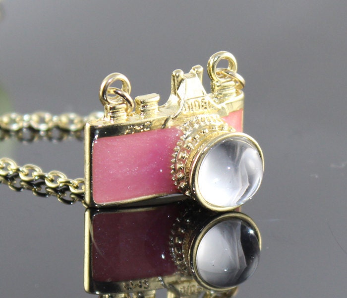 Vintage golden  PINK camera necklace pendant - jewelry with vintage style